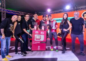De la calle para el mundo: Movilnet-e celebra el primer Cannes Lions de Plata de Pelotica de Goma.